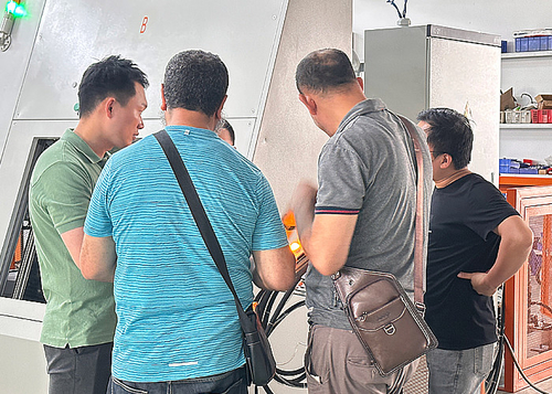 Las últimas noticias de la compañía alrededor ¡Los clientes argelinos vienen a visitar nuestra empresa!